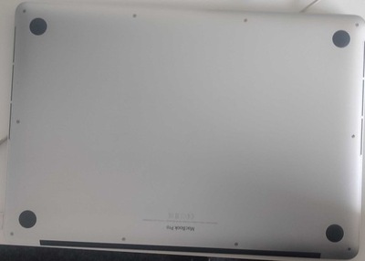Laptop MacBook Pro A1286 MID 2012 15,4 " Intel Core i7 16 GB / 320 GB