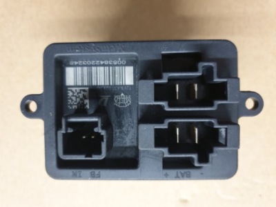 Резистор резистор вентилятор peugeot 3008 5008 фото №1