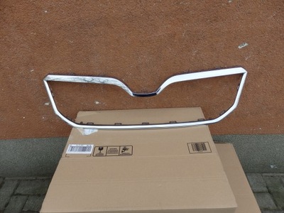 Хром решётка радиатора skoda yeti lift 5l0853761 фото №1