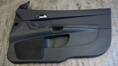 Обшивка правий перед передній volvo c30 чорний фото №1