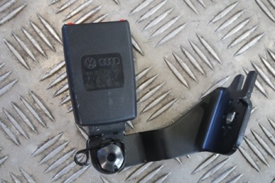 Audi a8 d4 4h кліпса поперечина задня 4h0857739 фото №1