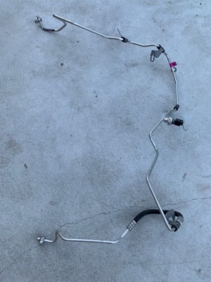 Renault megane iv шланг кондиционера 924403833r фото №1