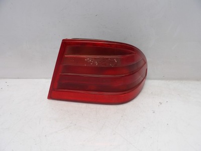 Лампа права задня mercedes-benz w210 фото №1