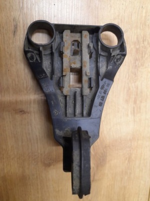 Кронштейн тросы тормозной peugeot partner ii фото №1