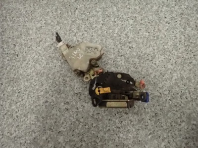 Nissan almera tino 00-06 замок двері передній лівий фото №1