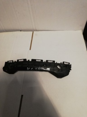 Toyota yaris iii `17-19 направляющая бампера правый задняя фото №1