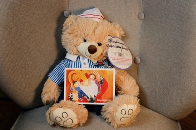 Charytatywny miś Pepco z autografem red. Kuby Strzyczkowskiego