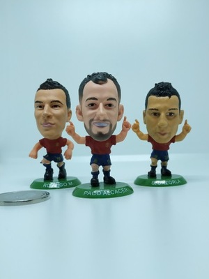 3 figurki piłkarzy Paco Alcacer Rodrigo Santi Cazorla Hiszpania SoccerStarz