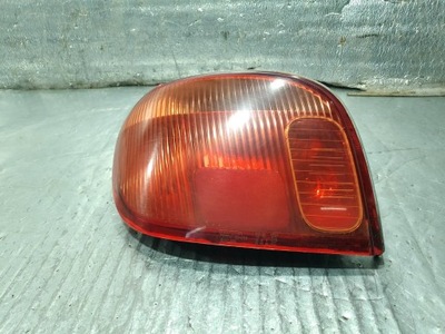 FARO PARTE TRASERA IZQUIERDA TOYOTA YARIS I RESTYLING 52-053 HATCHBACK  