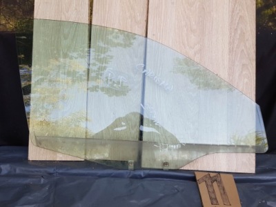 Mitsubishi carisma sedan скло бічна двері передня перед права фото №1