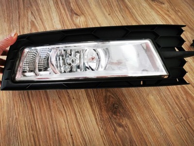 Skoda rapid протитуманна фара led + рамка ліва 12-17 фото №1