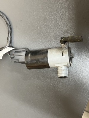 Помпа омывателя фары volvo v40 121015a фото №1