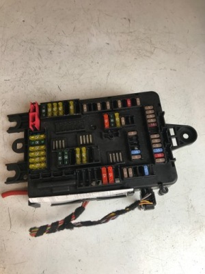 Коробка запобіжників bmw оригінальний номер 933788001 фото №1