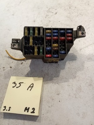 Renault clio ii 8200028741 коробка запобіжників фото №1