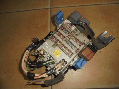 Primera p12 2.2dci коробка предохранителей фото №1