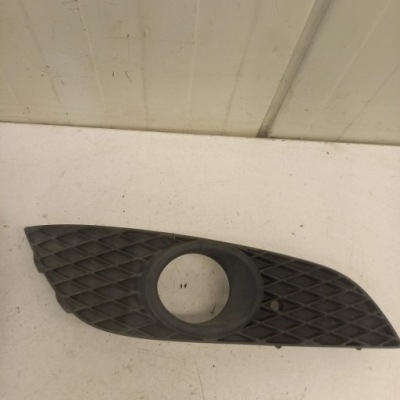 Решётка бампера правый  opel astra h фото №1