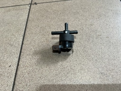 Клапан n75 audi s4 a6 c5 2.7 bt фото №1