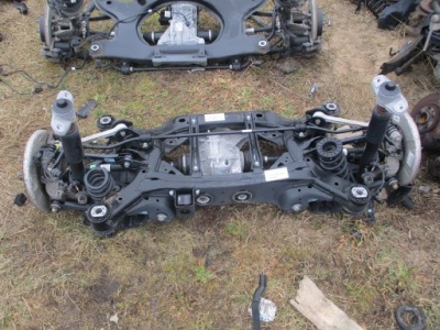 Kia stinger 2,0 t-gdi подрамник подрамник задняя j433 фото №1