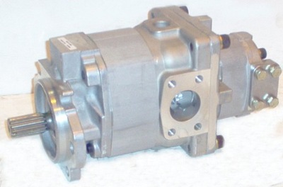 ** TERAZ TYLKO KOMATSU . **