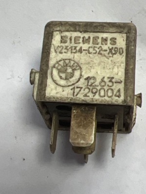 Реле siemiens bmw v23134c52x90 фото №1