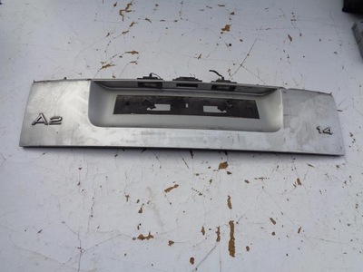 Молдинг кришки задня audi a2 фото №1