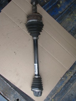 Приводной вал левая opel astra j 1.4b 13335140 фото №1