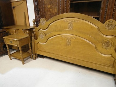 łóżko drewniane z litego dębu + szafeczki