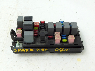 Chevrolet spark matiz m200 0,8 07r коробка запобіжників 96427973 фото №1