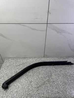 Напрямна напрямна дверей правий задні berlingo 3 2018- фото №1