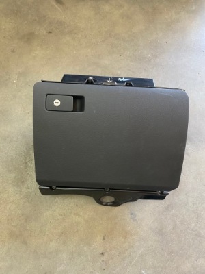 Бардачок пасажира vw passat b6 3c1857101 фото №1