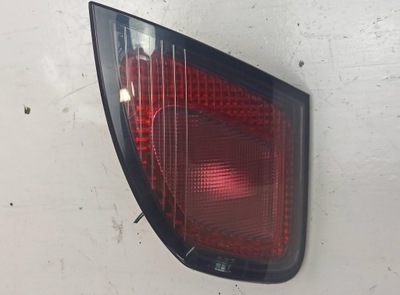 Лампа правая задняя w крышка багажника nissan primera фото №1