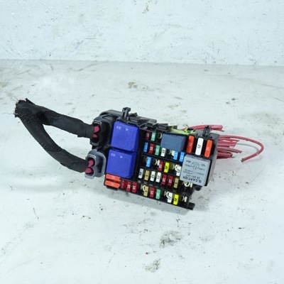 Renault scenic iii коробка предохранителей 18013301 фото №1