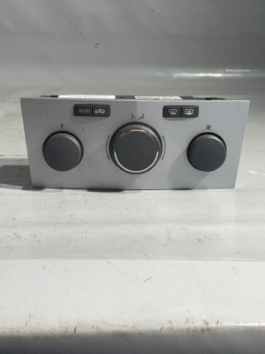 Opel zafira b панель обдув кондиционера 13274229 фото №1