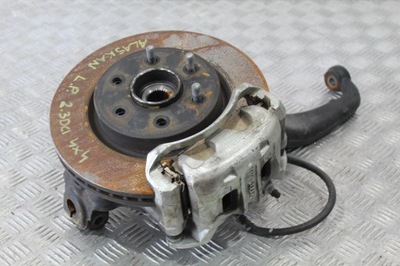 Поворотний кулак лівий перед renault alaskan фото №1