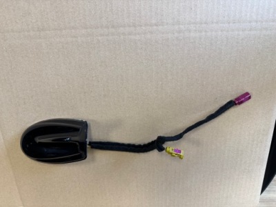 Dodge challenger srt widebody антенна gps 2019+ фото №1