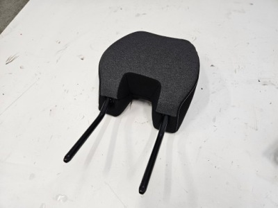 Підголівник renault austral фото №1