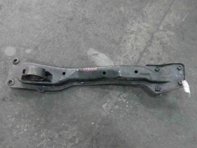 Кронштейн балка двигуна nissan x-trail i t30 01-03 фото №1