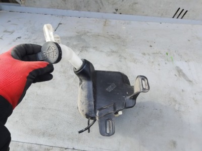 Бачок омывателя opel adam фото №1