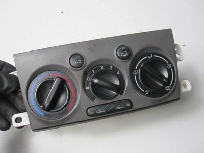 Панель кондиціонера mazda premacy 00r фото №1