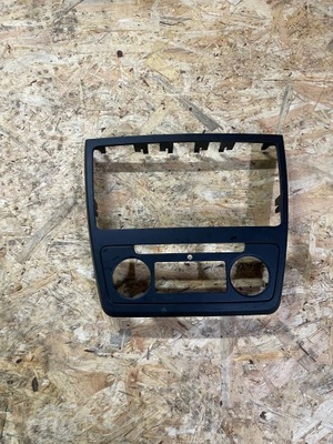 Рамка радио skoda yeti 5l0858069h фото №1