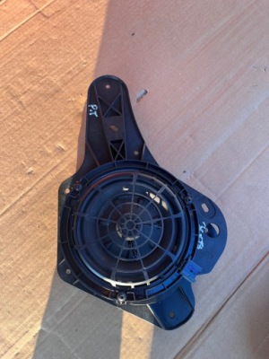 Peugeot 3008 ii динамик дверь правый задняя фото №1