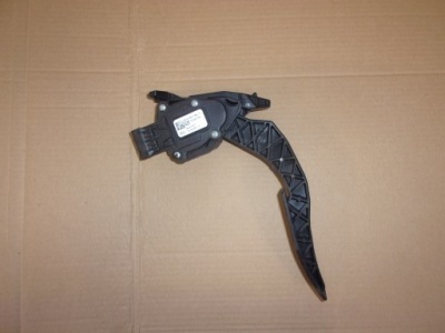 Потенциометр педаль газа opel zafira c 13253781 фото №1