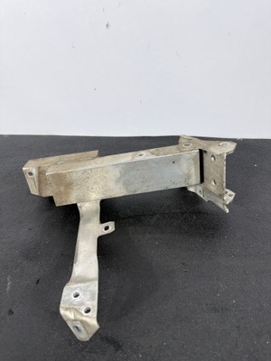 Bmw 7 f01 f02 правый кронштейн 8051040 фото №1