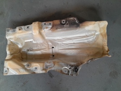 Vw atlas 2017-r 3.6 fsi накладка тепловая трубы выпускной 3qf825661 фото №1