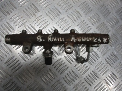 Молдинг впрыскная renault megane iii 1.5 dci 8200815617 фото №1