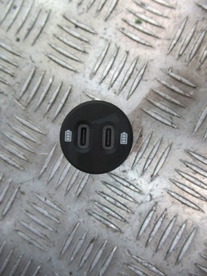 Macan lift port usb панель 95b035252g фото №1