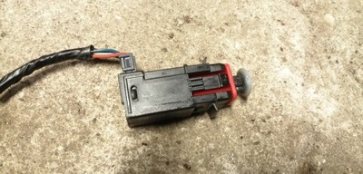 Opel adam датчик стоп тормоза 13299721 фото №1