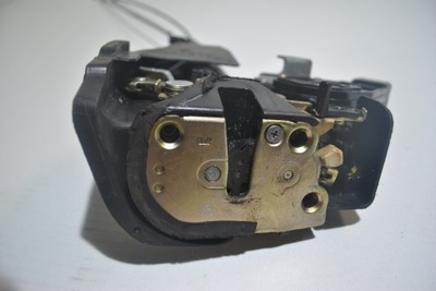 Замок левый задняя toyota avensis verso 2pin фото №1