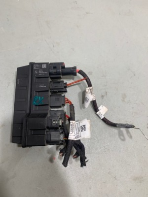 Bmw 2 u06 модуль питания 8473204 фото №1