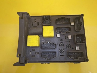 Коробка предохранителей 8200004201e renault laguna ii nr136 фото №1